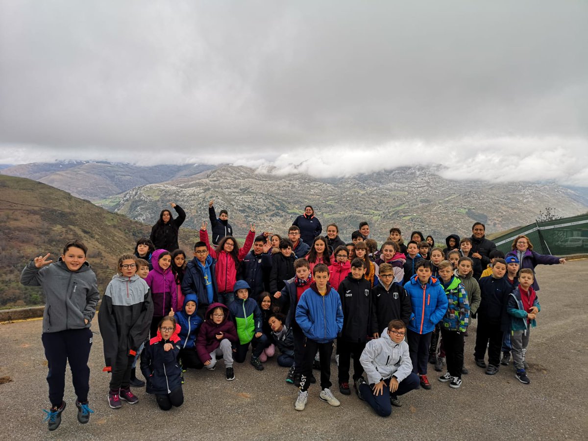 ColegioVedrunaV's tweet photo. Vamos poniendo fin a nuestro viaje por Asturias. Hoy hemos visitado La Mina del Soplao y Santillana del Mar. Seguimos bien, contentos y con ganas de volver.
Llegaremos a partir de las 21h, vamos por Valladolid, porque Somosierra está cortada la carretera.
TODO BIEN #somosvedruna https://t.co/kteyVxf8i8