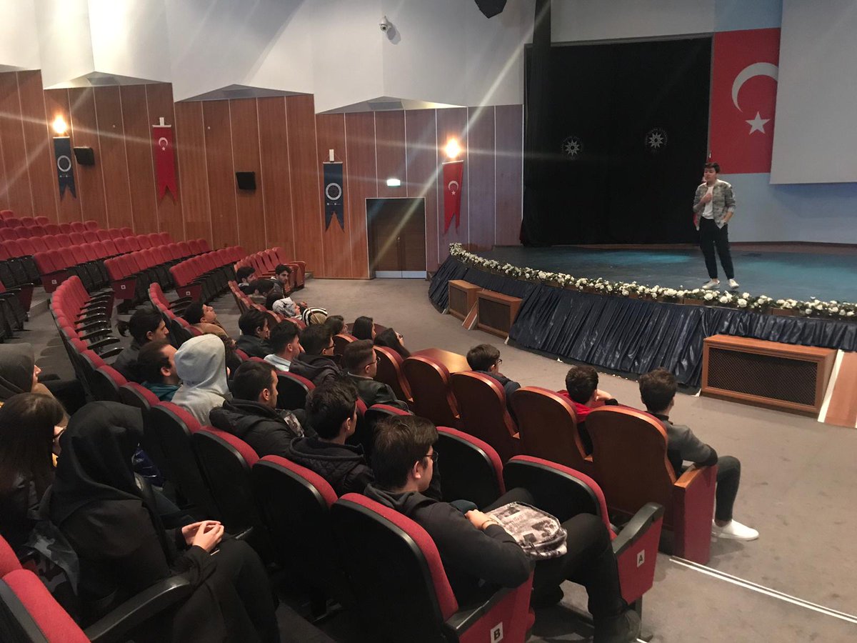 Üniversiteye hazırlık çalışmaları kapsamında, 12. sınıflarımızla Yıldız Teknik Üniversitesine bir gezi düzenledik. Sınava 74 gün kala gerçekleşen bu gezide öğrencilerimizin motivasyonlarında gözlenen artış, bizlerisevindirdi.#yıldıztekniküniversitesi #birikimokulları #pendik