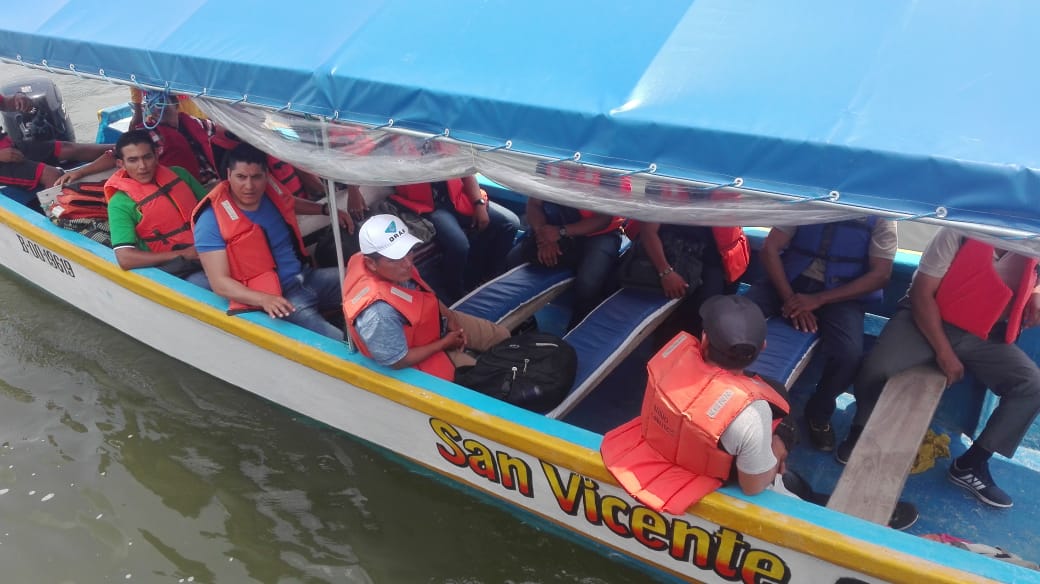armada_ecuador's tweet photo. #Guayaquil| Personal de la Capitanía de Puerto intensifica operaciones de control durante el Aguaje en el Canal de Acceso al Puerto de Guayaquil; 12 embarcaciones fueron inspeccionadas y 3 citadas por contravenciones menores, @armada_ecuador siempre velando por tu seguridad https://t.co/0pNAb3pZOn