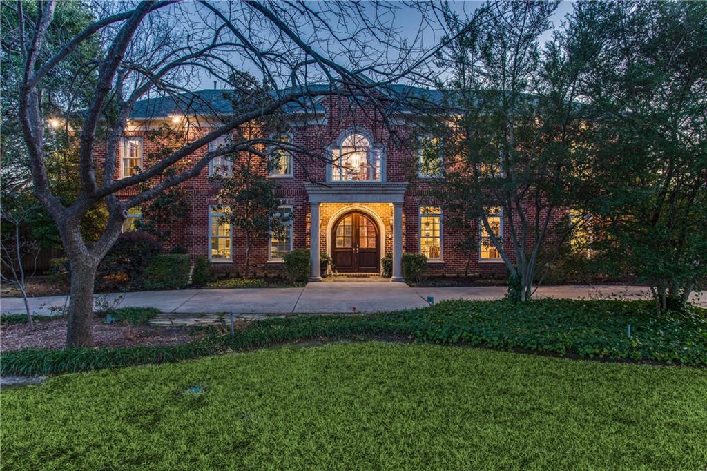 CranstonGroup's tweet photo. #OpenHouse

📍 4206 Valley Ridge Rd. | #Dallas, TX
🏠 Sat. &amp; Sun. from 1-3pm

5 Bed / 6 Full Bath / 1 Half Bath
6,456 SqFt / Offered for $1,425,000

For more details, to schedule a private tour, or for any of your #RealEstate needs - contact the #CranstonGroup 🗝 https://t.co/lh708BBVme