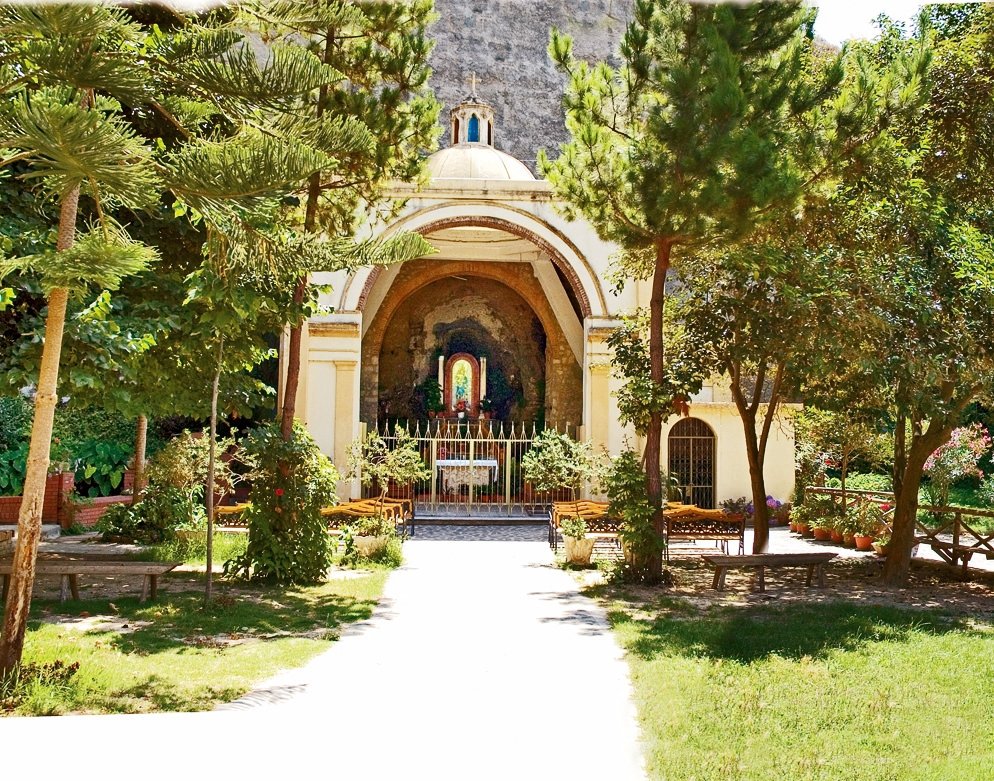 ItalyinARG's tweet image. #Spilinga es un pequeño pueblo en Vibo Valentía #Calabria🇮🇹. 
¿Su particularidad? Cuna de la 'NDUJA 👉Embutido muy picante elaborado con carne de cerdo y especias como el 🌶, para degustar untado en pan tostado o como base de salsas. Un manjar!🙌
#DescubriendoItalia