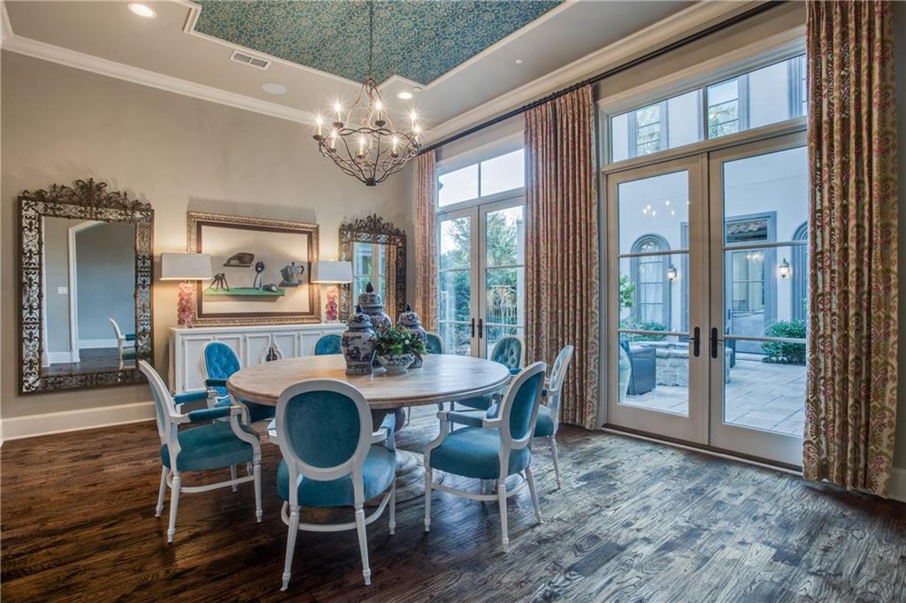 CranstonGroup's tweet photo. #OpenHouse

📍 8414 Swananoah Road | #Dallas, TX
🏠 Sat. &amp; Sun. from 1-3pm

5 Bed / 5 Full Bath / 1 Half Bath
7,137 SqFt / Offered for $2,699,000

For more details, to schedule a private tour, or for any of your #RealEstate needs - contact the #CranstonGroup 🗝 https://t.co/DN73YfqYz2