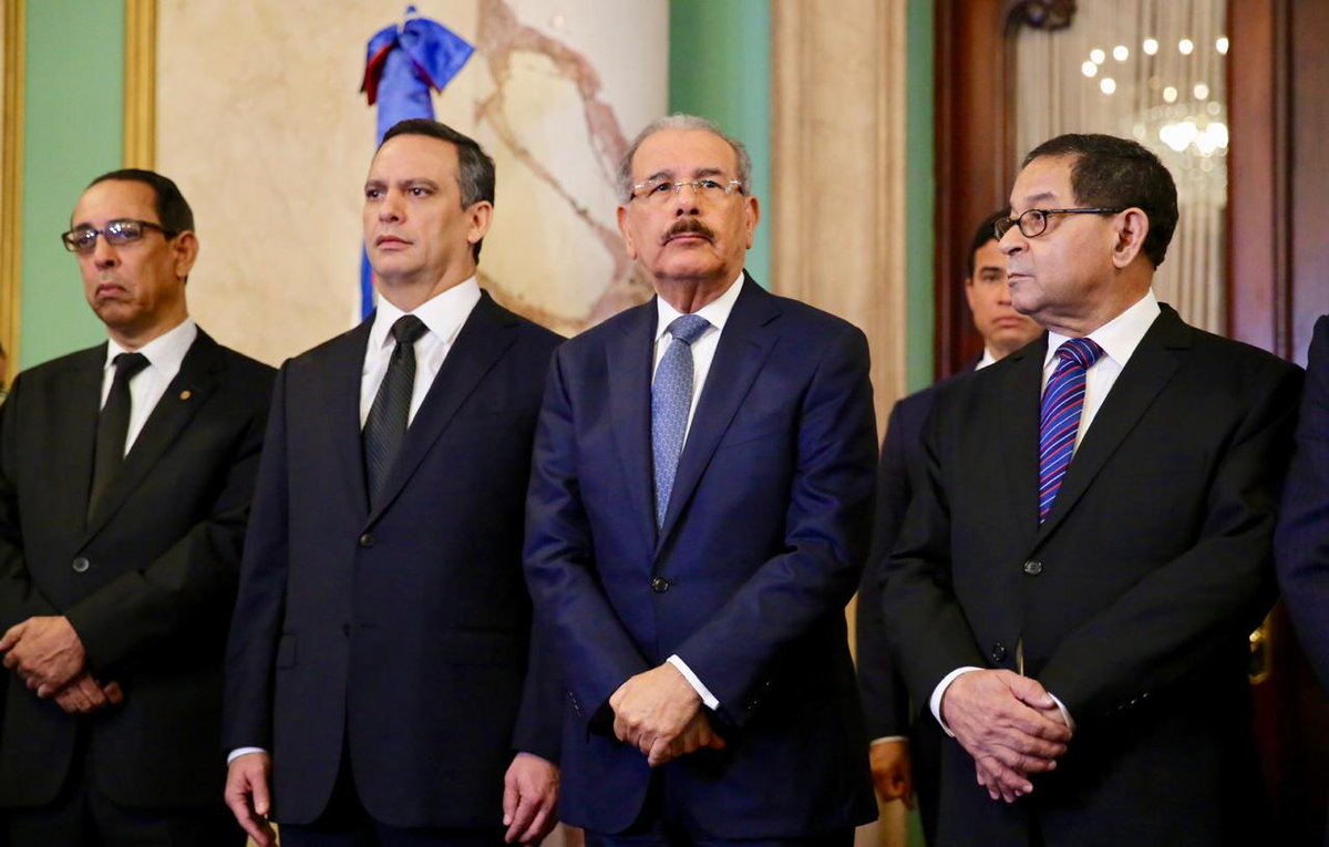 GobiernoDanilo's tweet photo. Presidente @DaniloMedina tomó juramento a los nuevos jueces de la Suprema Corte de Justicia, elegidos por el @CNMagistratura el día de ayer. https://t.co/5yrJT27qrY