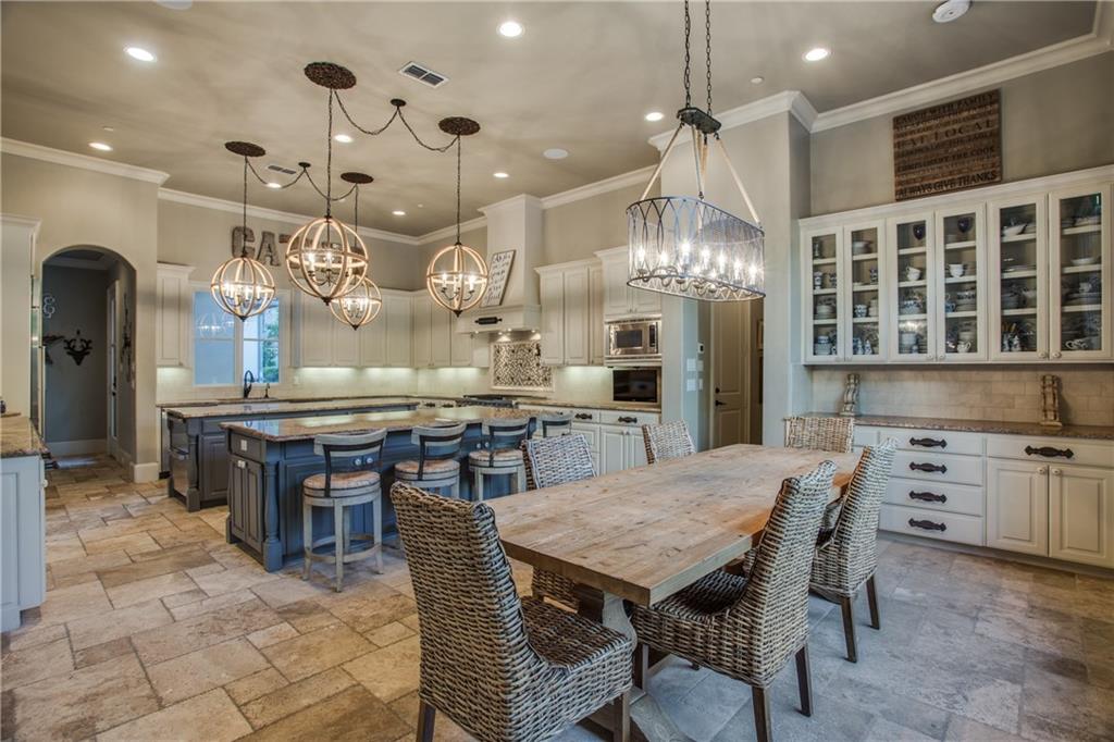CranstonGroup's tweet photo. #OpenHouse

📍 8414 Swananoah Road | #Dallas, TX
🏠 Sat. &amp; Sun. from 1-3pm

5 Bed / 5 Full Bath / 1 Half Bath
7,137 SqFt / Offered for $2,699,000

For more details, to schedule a private tour, or for any of your #RealEstate needs - contact the #CranstonGroup 🗝 https://t.co/DN73YfqYz2