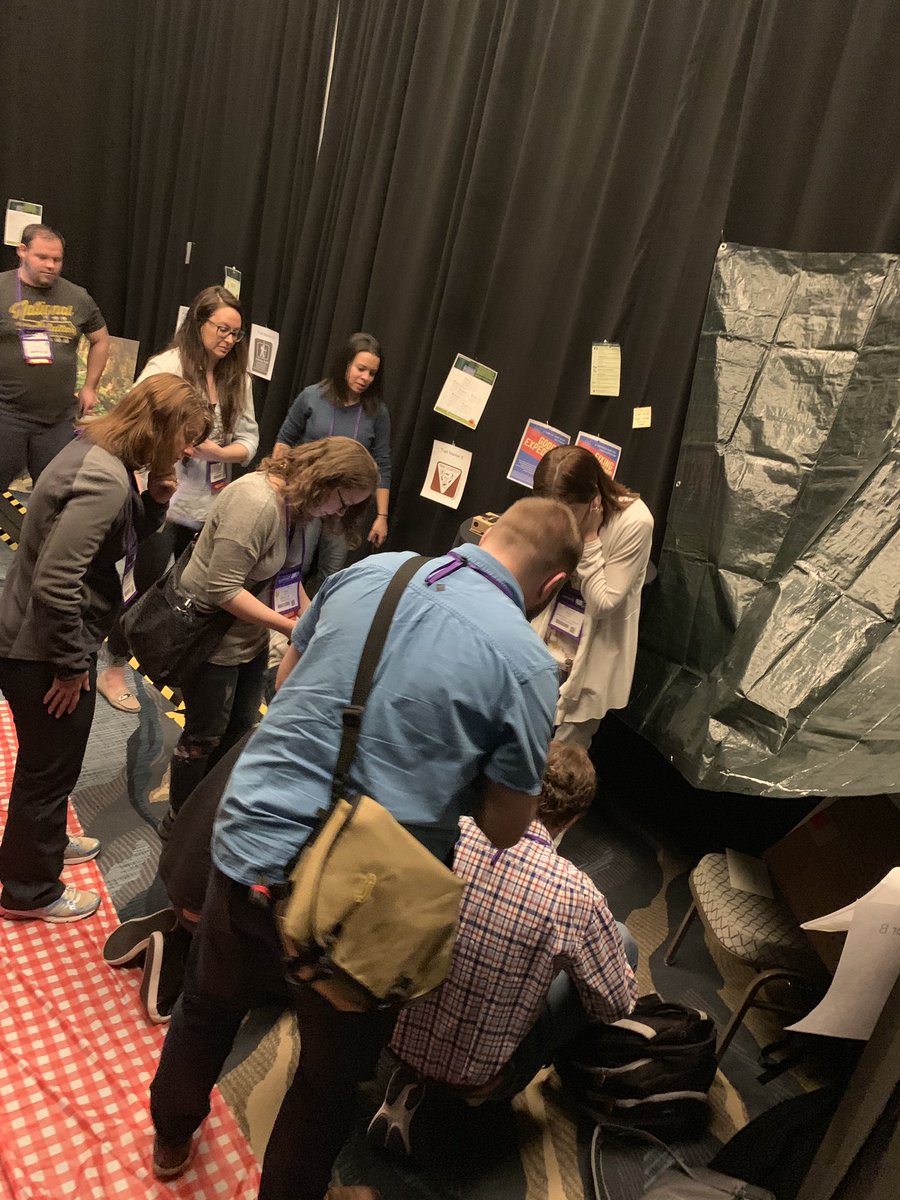 palomitica29's tweet photo. Watching the teams work together to escape from the room. #OLCEscaperoom #olcinnovate https://t.co/njQokYBlQu