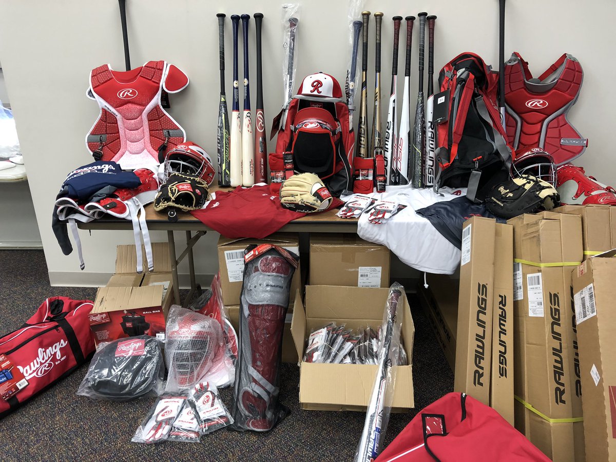 RichmondBraves's tweet photo. Thanks @RawlingsSports for all the tools of the trade. Braves players using best gear in the business. #Teamrawlings #Rawlingsplatinumclub https://t.co/koAcTUUUii