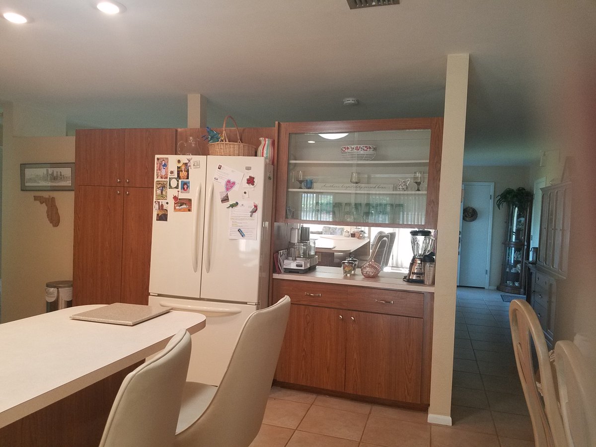 PatLins13's tweet photo. JUST LISTED!
4191 14th Lane NE St Pete
Nicely maintained 3 bedroom, 2 bath split plan home with 2 car garage. Located on a nice size fenced lot with plenty of room for a pool. Easy walk to the Rec center and close to shopping &amp; to I-275.

https://t.co/X9bQuUpCra https://t.co/NdtFbqNQkK
