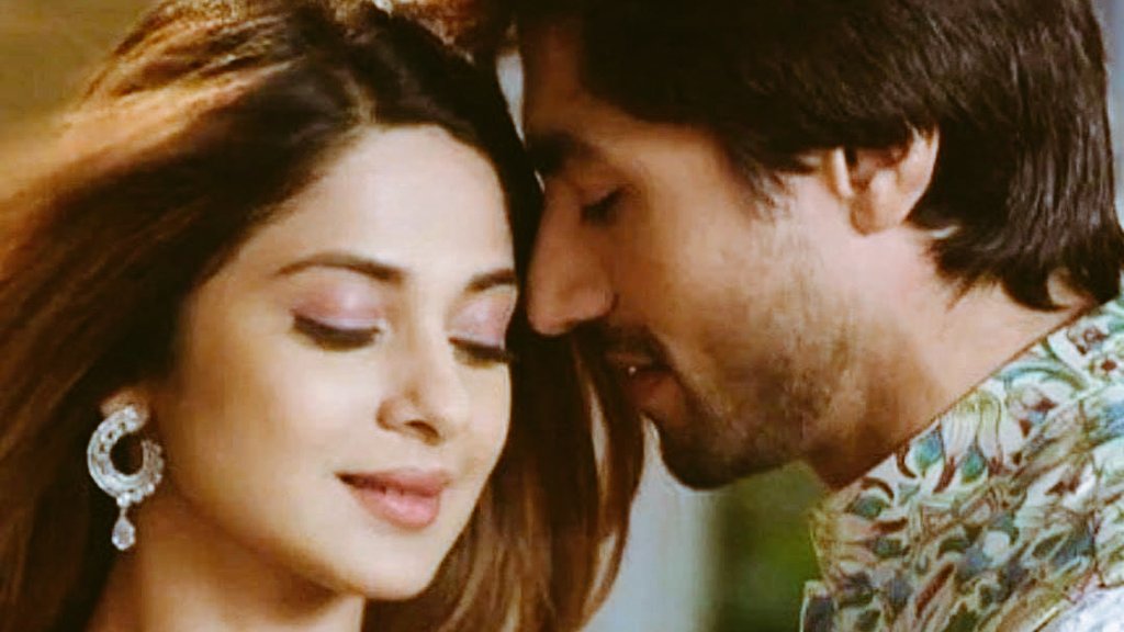 Promise Day 140: From the onscreen chemistry & powerful performances to the beautiful storyline & bgm. Everything about  #Bepannaah screamed perfection. Yet we were robbed of so many precious moments @aniruddha_r sir I hope somewhere you're silently planning a show with  #JenShad