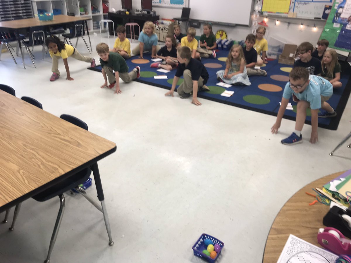 HayaskiKristen's tweet photo. Sight word “scrambled egg” relay! #learningisfun #firstgrade @GlendaWarren15 @JETurnerSchool https://t.co/BSayBBgfkH