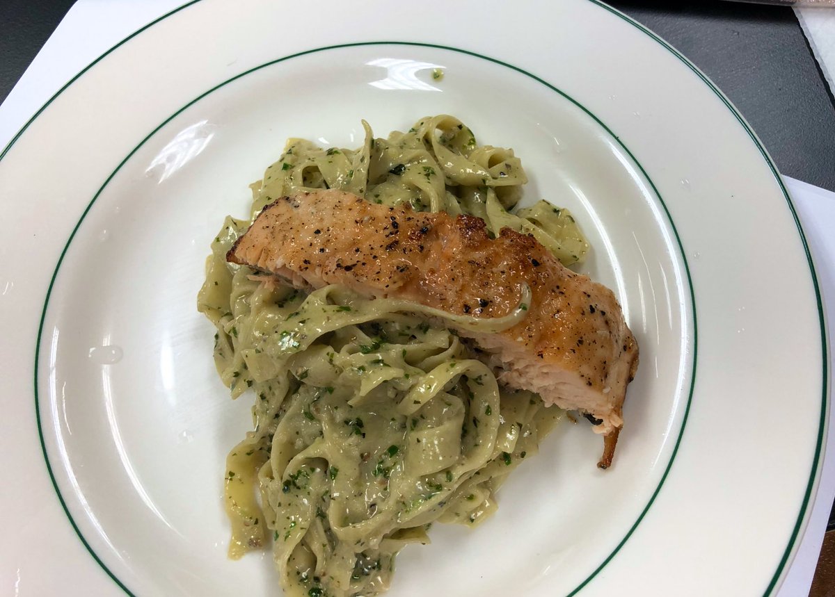 studz_snc's tweet photo. #springgourmet #fettucine #salmon @chefsatmassines #cookingclass so delicious, easy and fresh https://t.co/Dz69Qj16Z0