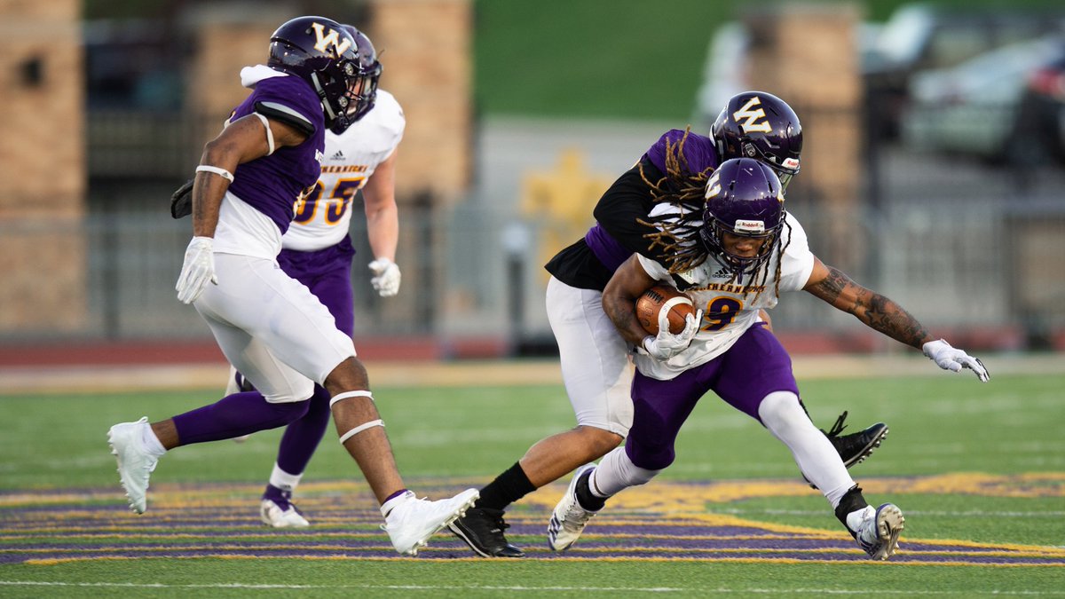 WIUFootball's tweet photo. Once a Leatherneck, Always a Leatherneck.

#TRADITIONofTOUGH
#DANGEROUSandRELENTLESS https://t.co/dUpeVme3V1