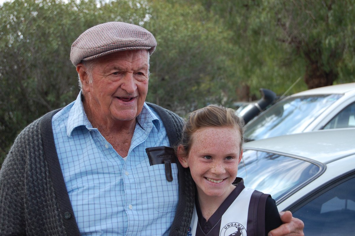 Australia has lost one of its finest with the passing – at age 90 – of Ungarie’s Jim Daniher, patriarch of the famous football family &amp; friend to all. Terry, Neale, Anthony &amp; Chris are legends of ⁦<a href="/essendonfc/">Essendon FC</a>⁩ &amp; the ⁦<a href="/AFL/">AFL</a>⁩. Condolences to Edna, the 4 boys &amp; 7 girls.