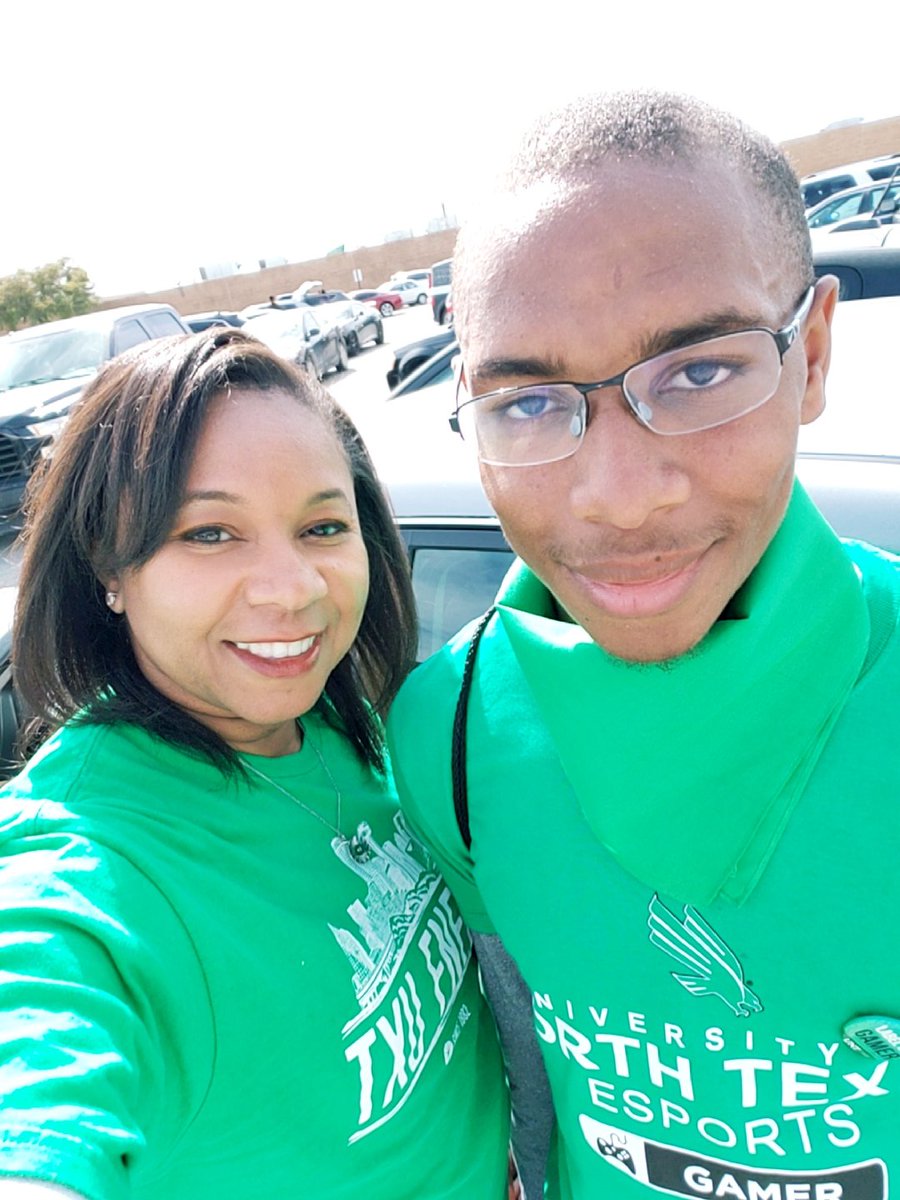 EmeldaRAnderson's tweet image. Saying goodbye! Great time at #UNTAdmitDay #TeamENG