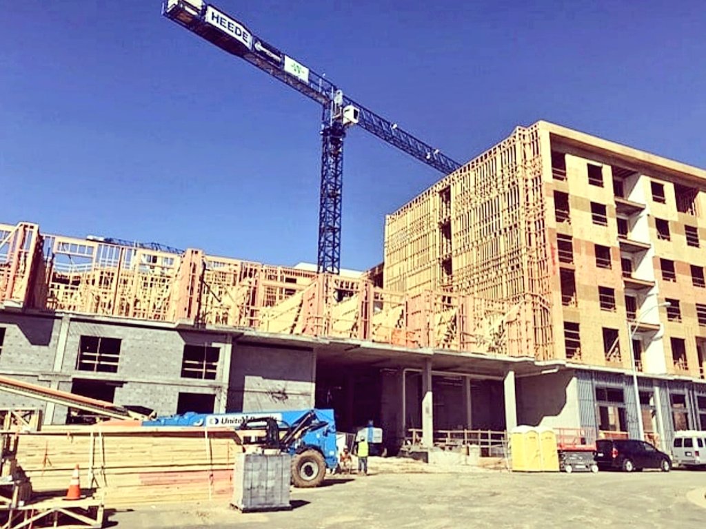 InfoLeworkforce's tweet image. ISN'T PASSION ALL ABOUT ELECTRICITY?#FlashbackFriday Passion for electrical work.

Have a great weekend guys, and gals!
#weekend #Electricians