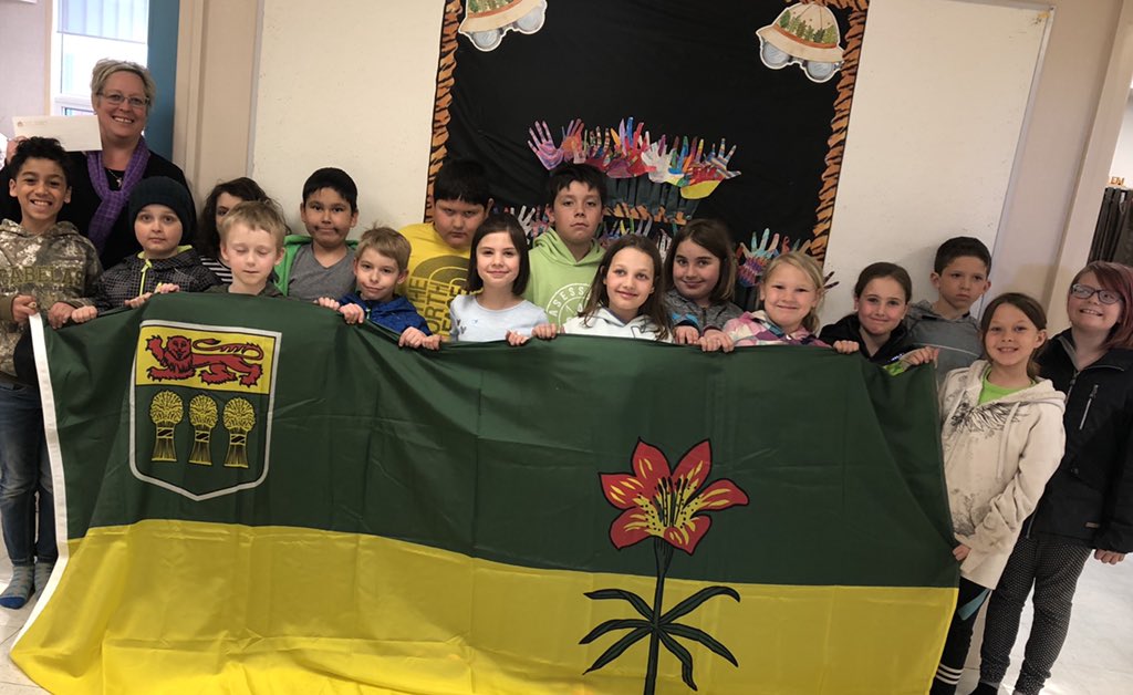 jnaylen's tweet photo. Special thanks to @PremierScottMoe for the gift of a #Saskatchewan #Flag which has been flown at the #SaskatchewanLegislative  in #Regina, Sask! We are so incredibly thankful for your November visit and this treasured gift! #ArcolaSchool #Grade3and4 @SECPSD https://t.co/dD19eC4adM