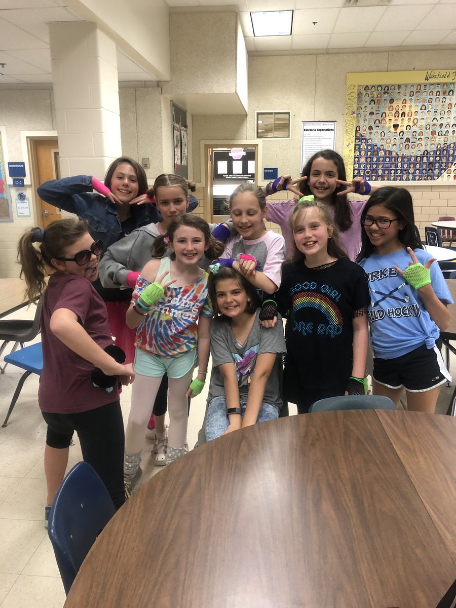 MsClarkWFES's tweet photo. We enjoyed the tunes at lunch for decades day! 🎶🎙 https://t.co/BL97j0Blti