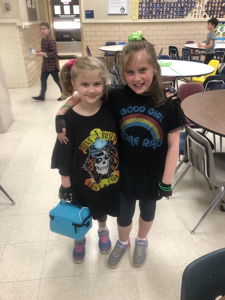 MsClarkWFES's tweet photo. We enjoyed the tunes at lunch for decades day! 🎶🎙 https://t.co/BL97j0Blti