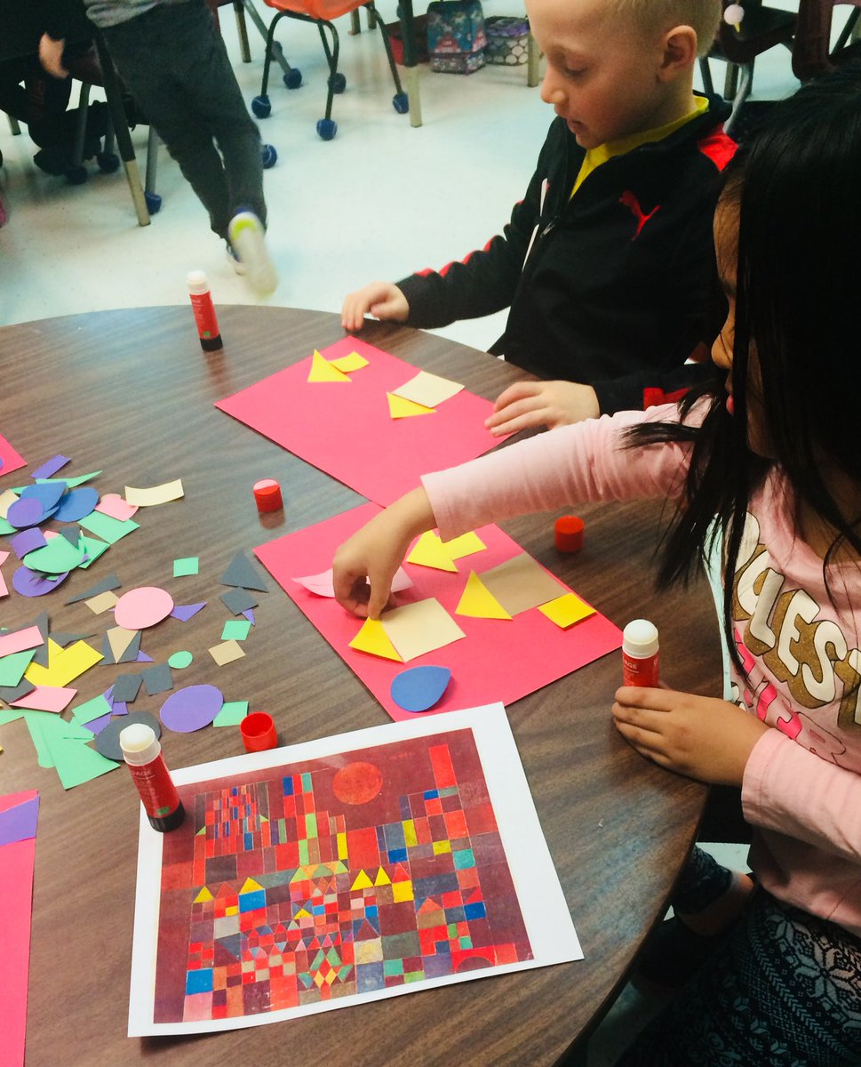 NancyLynneAnde1's tweet photo. Students learning about geometry in many creative ways. Miss Anna has many interesting math centres @StMartinOCSB https://t.co/nu24IJtVUq