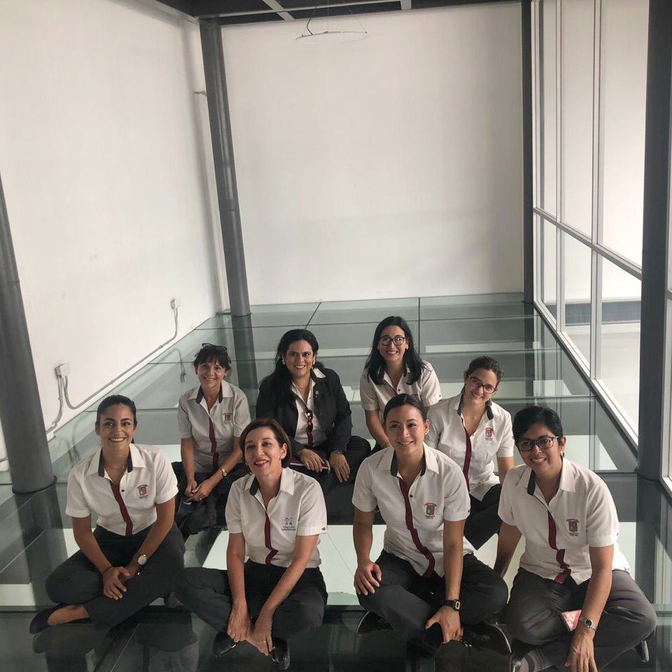 ¡Mañana productiva explorando con la <a href="/bibliouartes/">Biblioteca de las Artes</a> diferentes y nuevas experiencias educativas que ofrecer a nuestras alumnas! #innovación #colaboración #conocimiento #libros #sabiduría #fieldtrips #alianzas