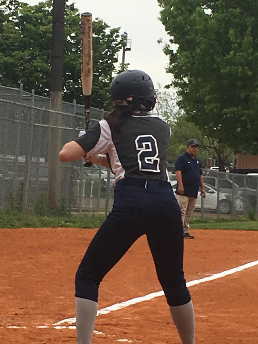 RRaidersSB's tweet photo. It’s Friday and it’s softball =fun day! ❤️🥎❤️ #RAISEtheR #RAIDERSon Garth https://t.co/fGceTl4weg