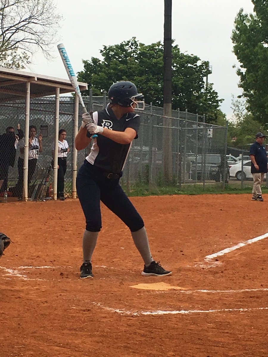 RRaidersSB's tweet photo. It’s Friday and it’s softball =fun day! ❤️🥎❤️ #RAISEtheR #RAIDERSon Garth https://t.co/fGceTl4weg