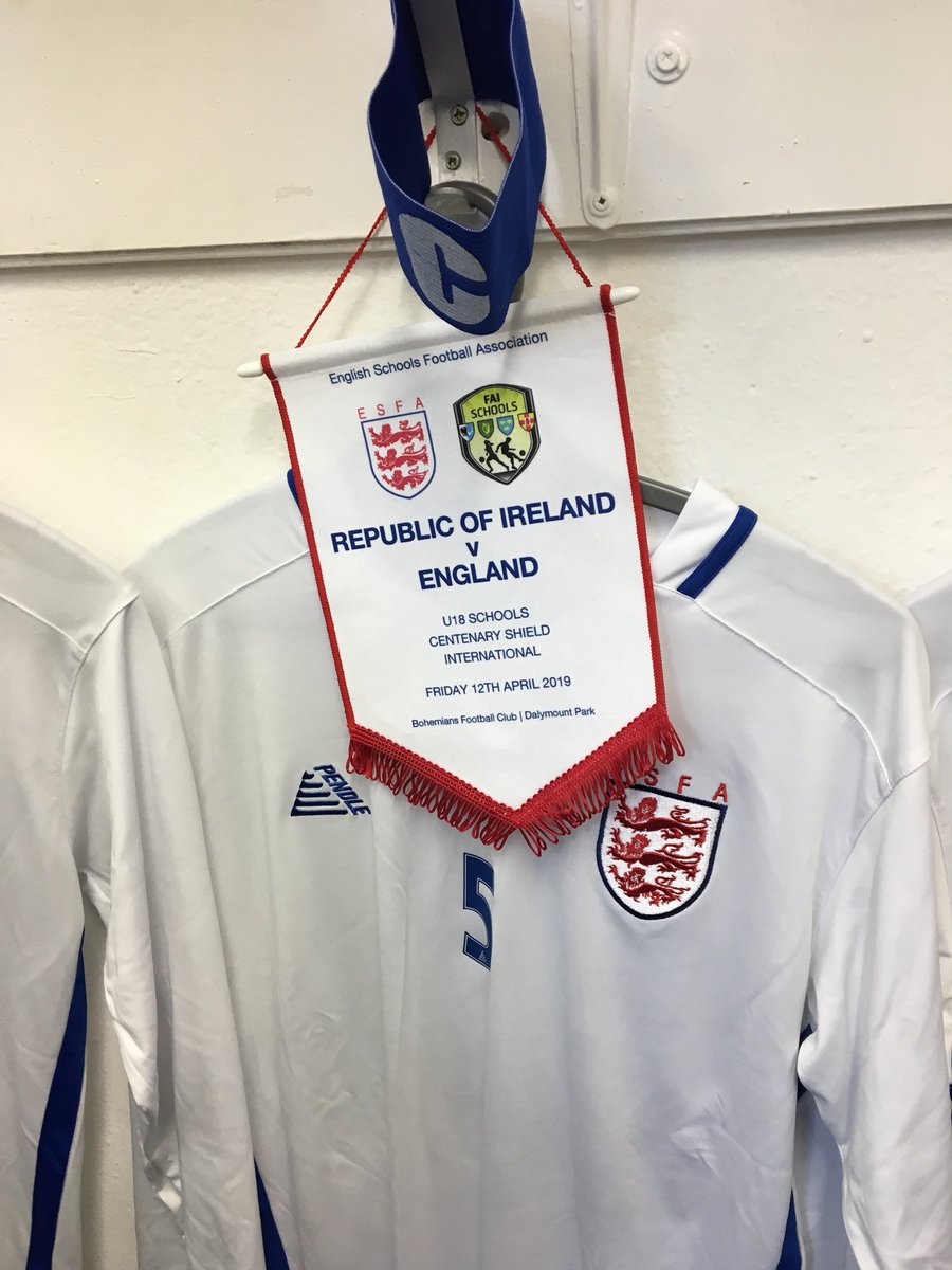 levitarby tweet media