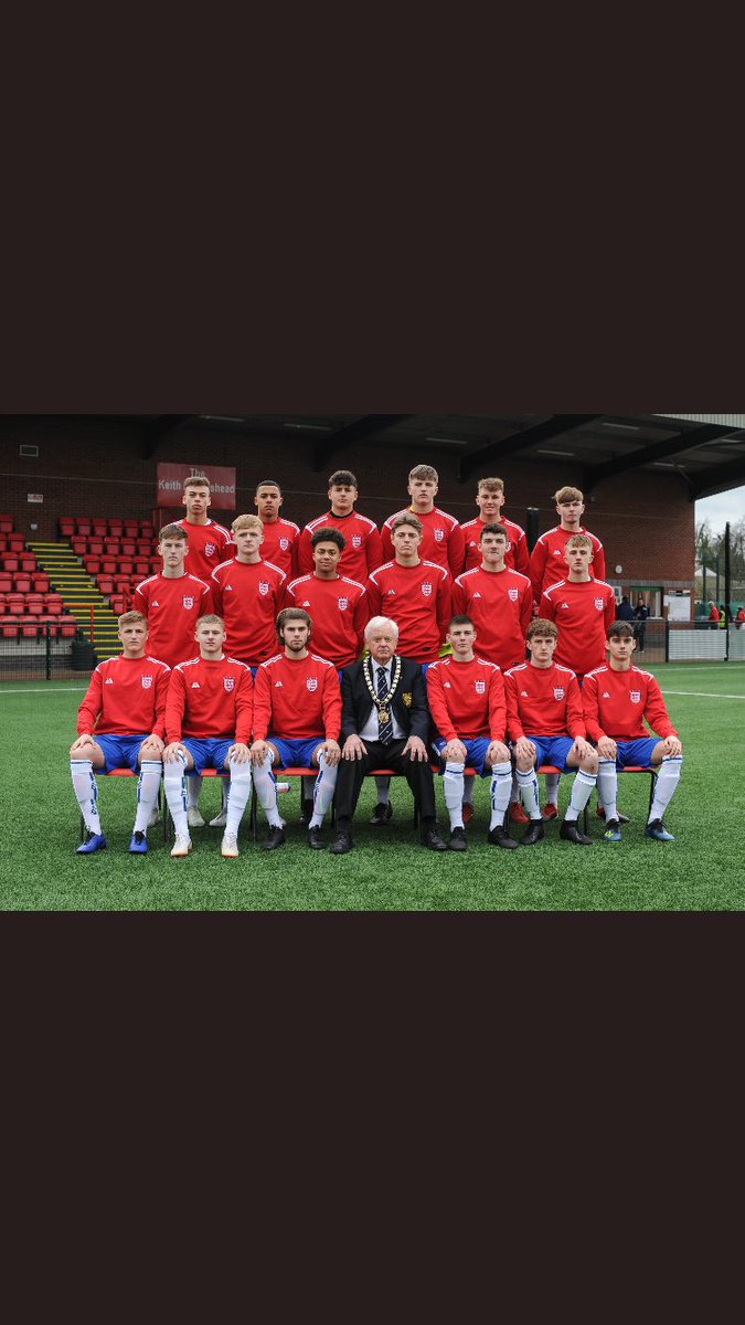 levitarby tweet media