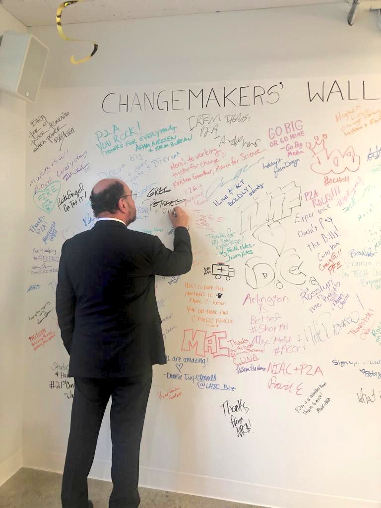 En el marco de su visita a Washington DC, el ministro @amorenochame se reúne con Ximena Hartsock, emprendedora chilena, fundadora y presidenta de la compañía <a href="/Phone2Action/">Phone2Action is now Capitol Canary</a>, una de las plataformas tecnológicas líderes para asuntos públicos en Estados Unidos.