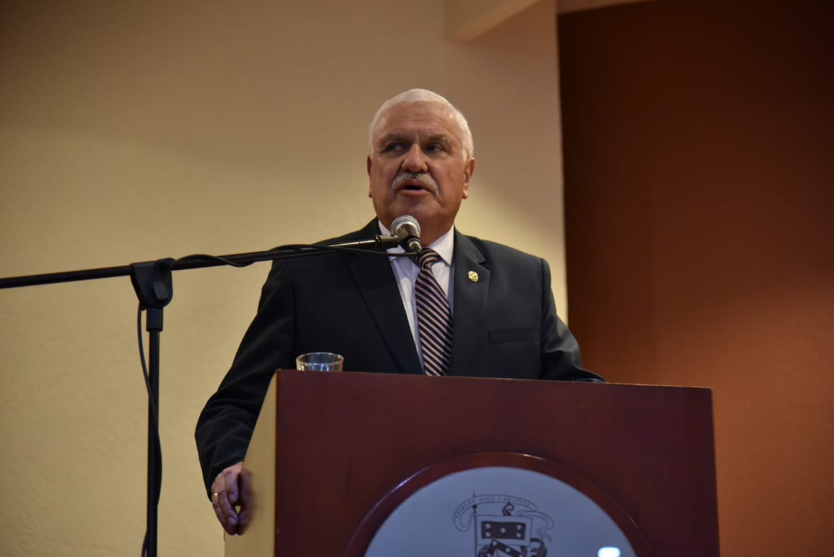 Cuenca es hoy una urbe que camina de manera firme hacia un desarrollo cada vez más integral; para lo cual propusimos en 2014 una visión del cantón Cuenca caracterizada por: un desarrollo más productivo y sustentable; más equitativo e incluyente; más democrático y participativo;