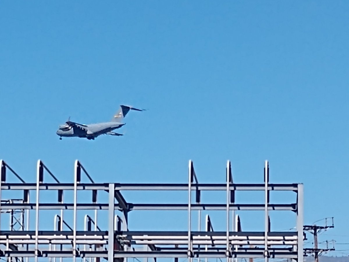 Second C17 sighting into Burbank this week!