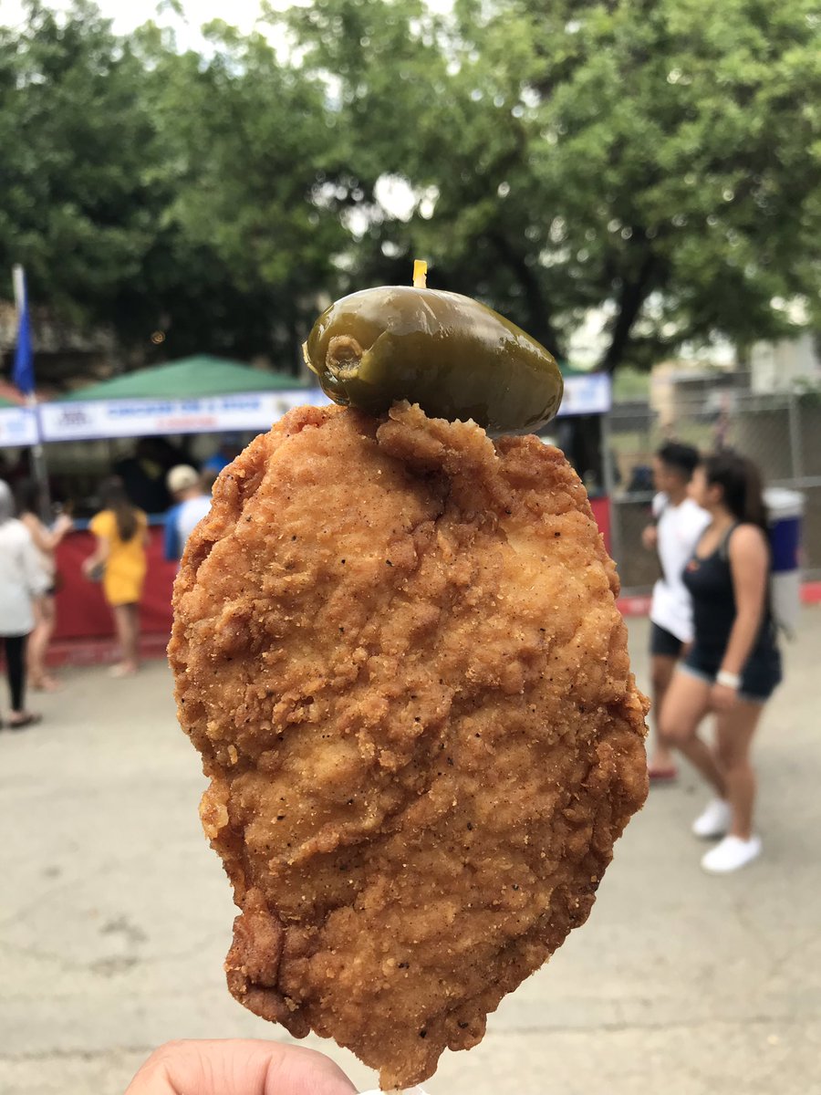 Anteats214's tweet photo. This is what SA &amp; fiesta look like! @Oyster_Bake https://t.co/KUCraWTi4d
