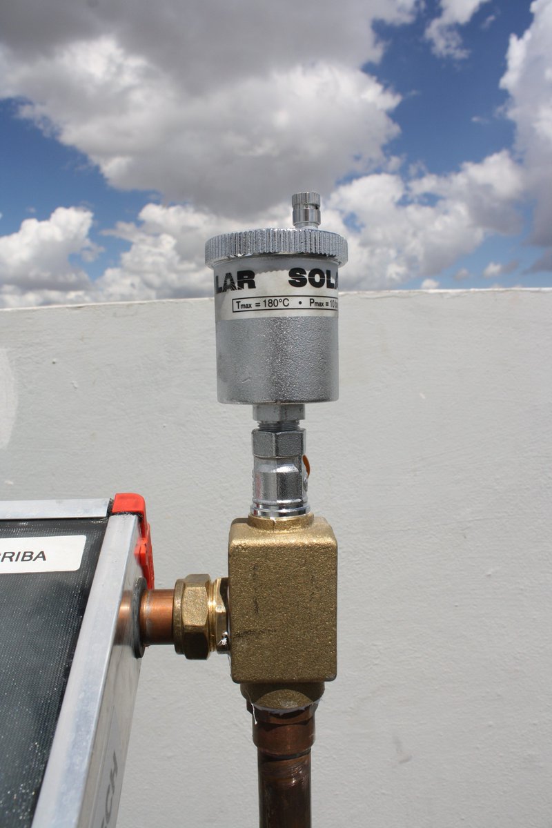 sedea98's tweet photo. BUDERUS GB-142-60 con sistema para agua caliente sanitaria y calefacción radiante. https://t.co/PNVmbviu0J
