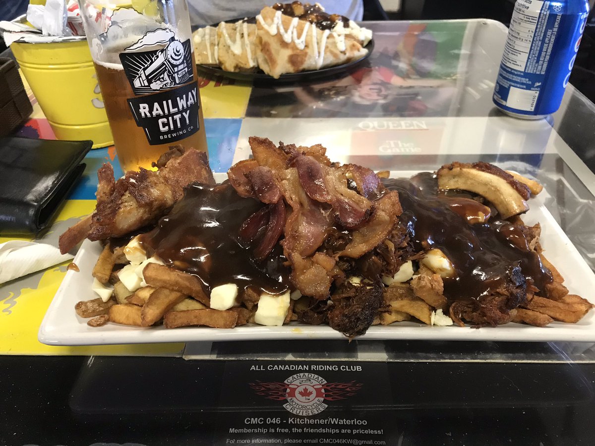 One can NEVER go wrong with the <a href="/realcrazycanuck/">The Crazy Canuck</a> smoked meat poutine on a Friday night. The dead elephant ipa isn’t a bad choice either