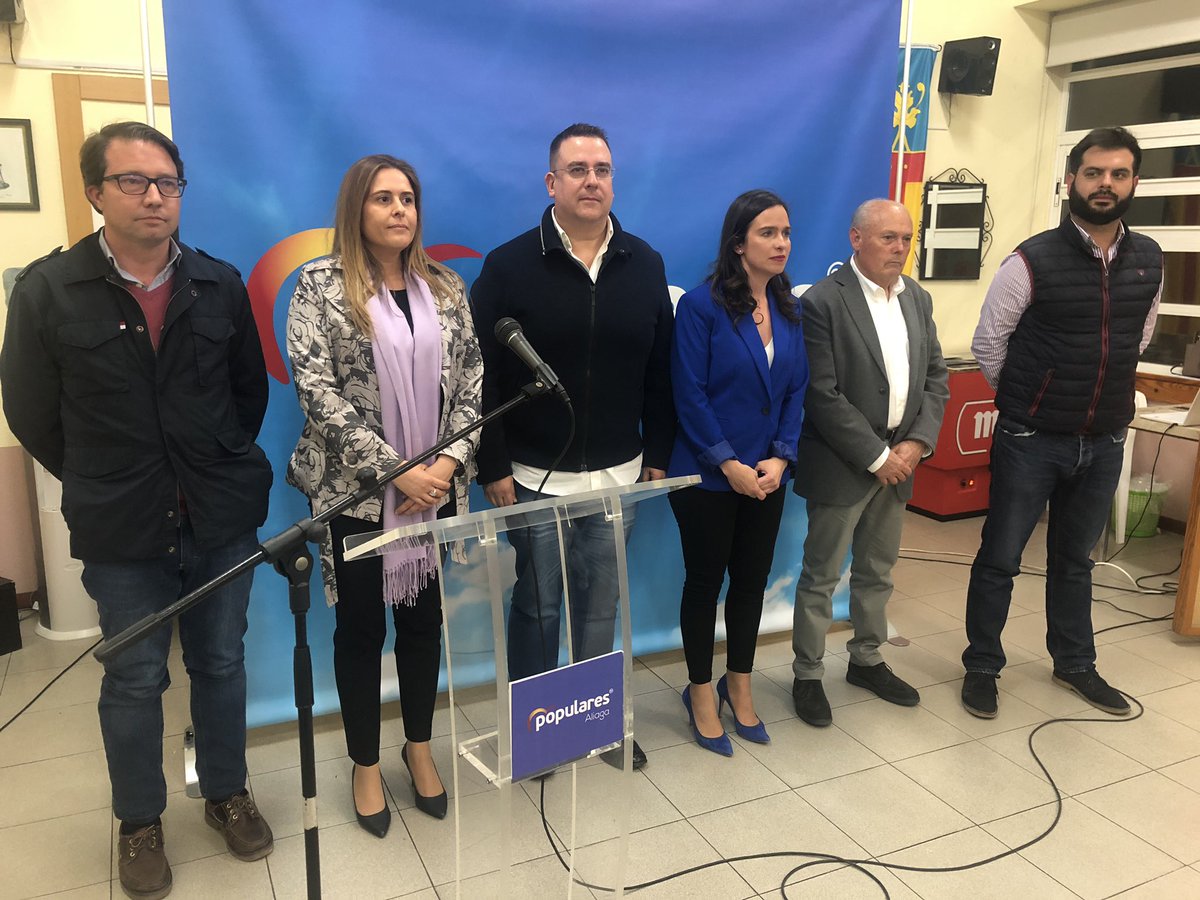 Bailach's tweet photo. Presentación de la candidatura del PP de Rocafort que encabeza Agustín Aliaga con un gran equipo. Experiencia y renovación. A ganaaaaar!!!
#PopularesValorSeguro
#FemComarca
#FemPartit https://t.co/llLwr8YeM9