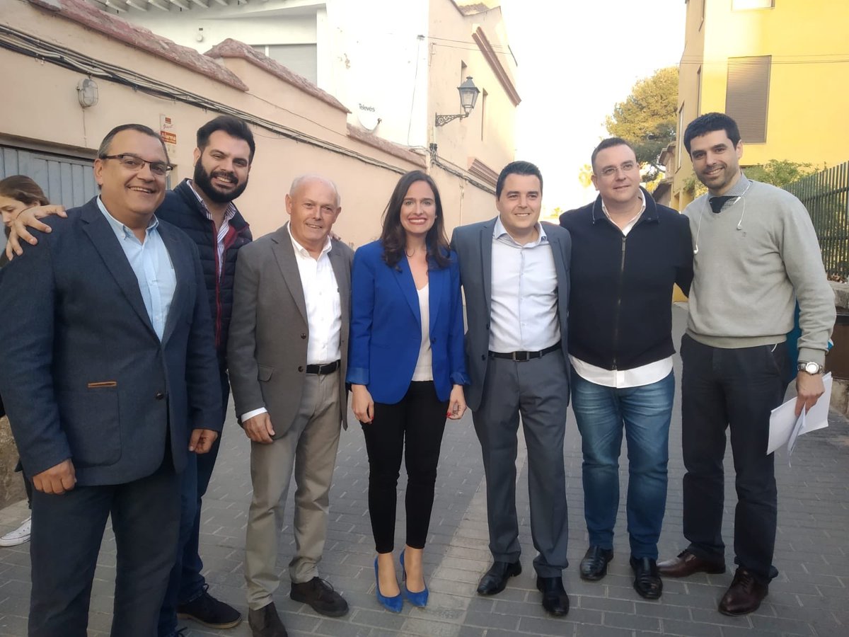Bailach's tweet photo. Presentación de la candidatura del PP de Rocafort que encabeza Agustín Aliaga con un gran equipo. Experiencia y renovación. A ganaaaaar!!!
#PopularesValorSeguro
#FemComarca
#FemPartit https://t.co/llLwr8YeM9