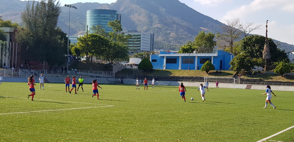 LaSelecta_SLV's tweet photo. #1Semifinal Sub16 de UNCAF

Finaliza el primer tiempo entre  .@fedefutbolcrc  0-0 #PuertoRico https://t.co/zVXUy5MIcU