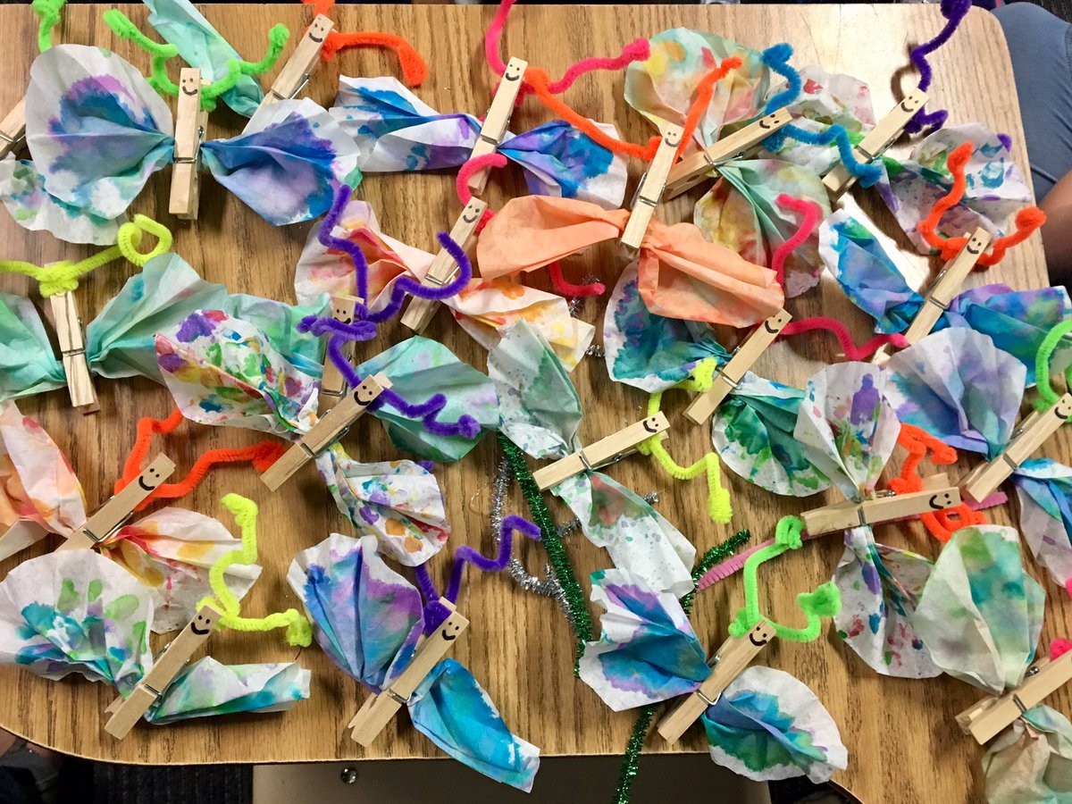 TigersHms's tweet photo. Our mentoring tigers crafting for their mentees. Easter theme! Bunny hat, bunny nose/whiskers, bunny tails and butterflies!@mrscarrievick  @OHamiltonMS  @MrsGinaWang1 @LanesaColeman #EasterCrafts #mentoring #cfisdforall https://t.co/Z1wvuZQhtE