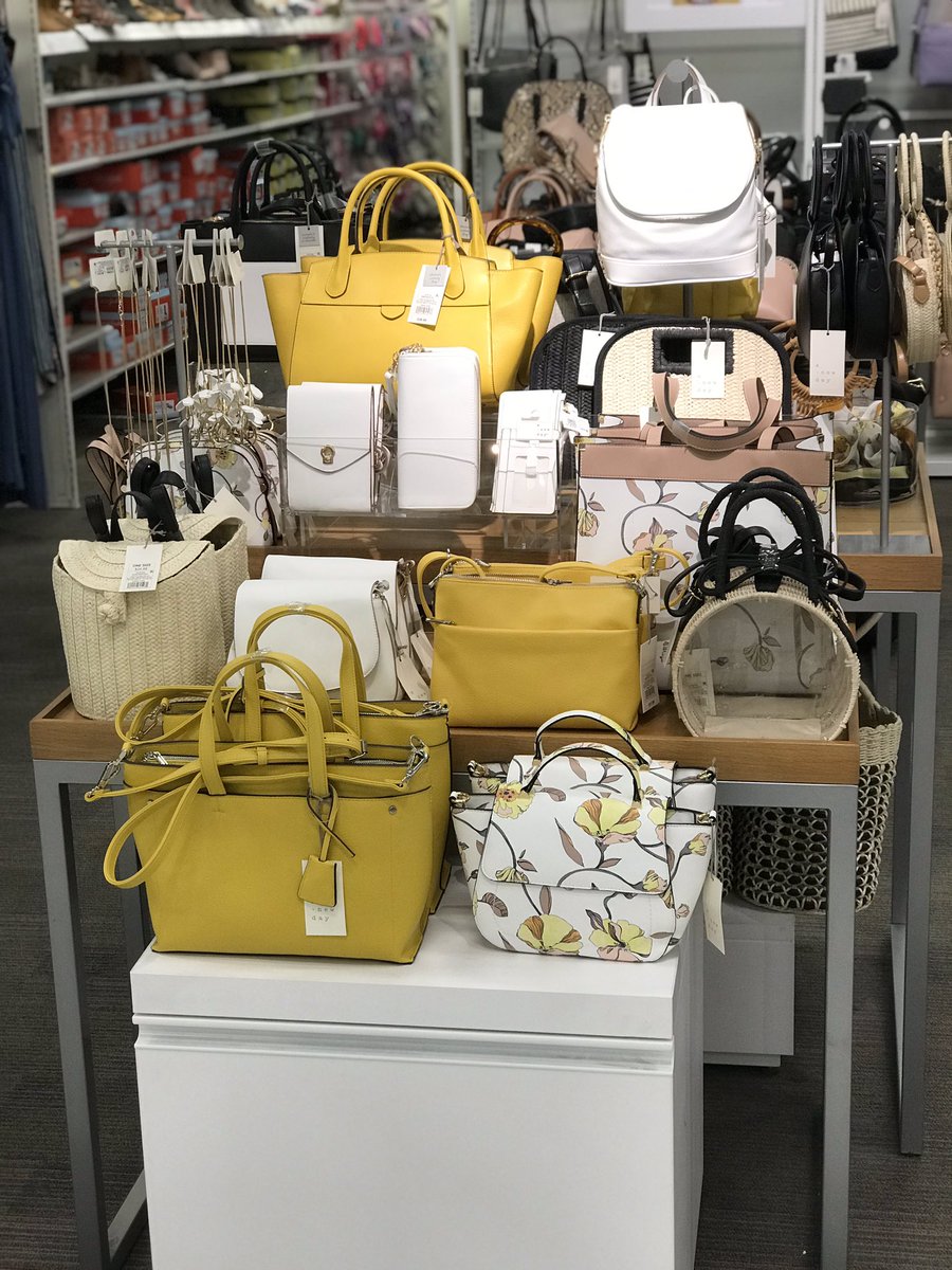 maxwell0259's tweet photo. Spring in full bloom ☀️🌼☀️ #T259 #G296 #accessories #ANewDay #yellow #florals #rattan #target #TargetStyle #targetvm #VisualMerchandising https://t.co/474Duw7CWT