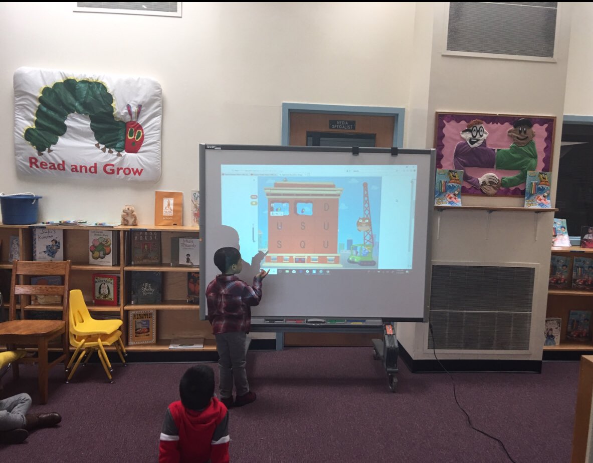 GreenEdTech1's tweet photo. 🎼B bounce like a ball🎼!S that’s for Summer Hill Preschool Center! Superb day with our SMART preschoolers! #smartlab @RVAITRTs @RPS_Schools @SMART_Tech https://t.co/Lo2pgepY6b