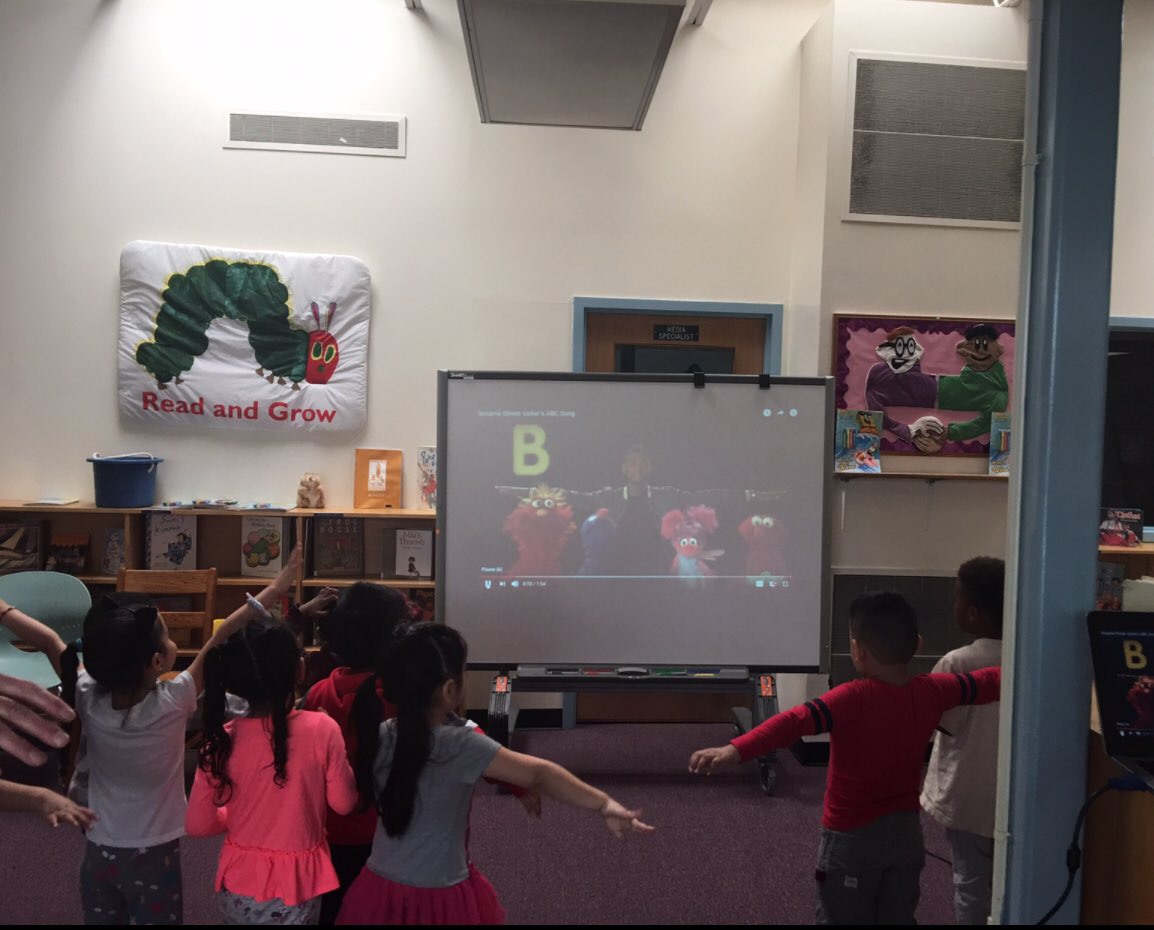 GreenEdTech1's tweet photo. 🎼B bounce like a ball🎼!S that’s for Summer Hill Preschool Center! Superb day with our SMART preschoolers! #smartlab @RVAITRTs @RPS_Schools @SMART_Tech https://t.co/Lo2pgepY6b