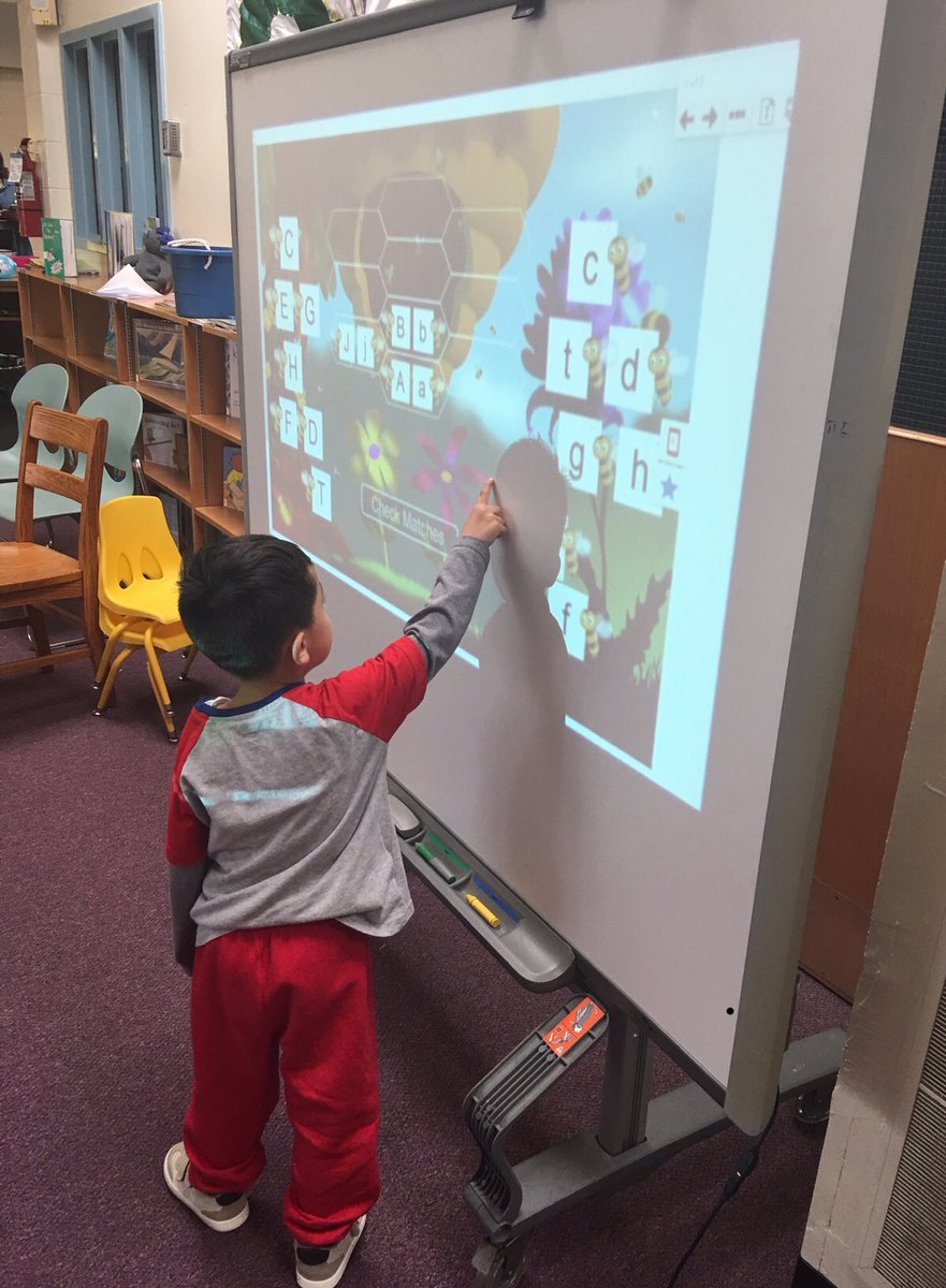 GreenEdTech1's tweet photo. 🎼B bounce like a ball🎼!S that’s for Summer Hill Preschool Center! Superb day with our SMART preschoolers! #smartlab @RVAITRTs @RPS_Schools @SMART_Tech https://t.co/Lo2pgepY6b