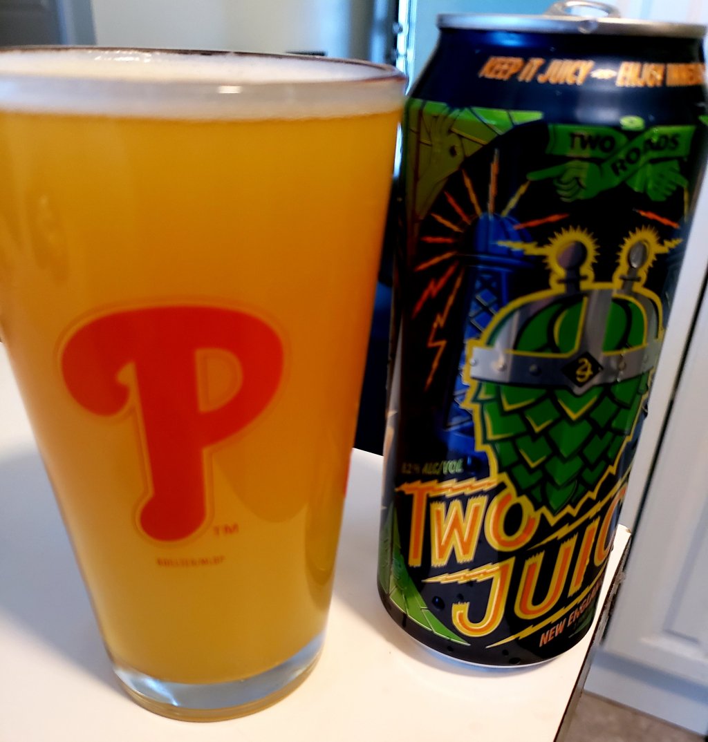 BrewBloggers's tweet photo. Two Juicy IPA, Two Roads Stratford, CT. https://t.co/K5TTVuGgFe https://t.co/zRunu0AwP9