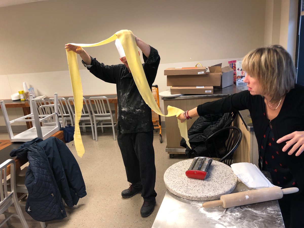 studz_snc's tweet photo. Making fettuccine #springgourmet #cookingclass ⁦@chefsatmassines⁩ #delicious https://t.co/1jWeyb6yDn