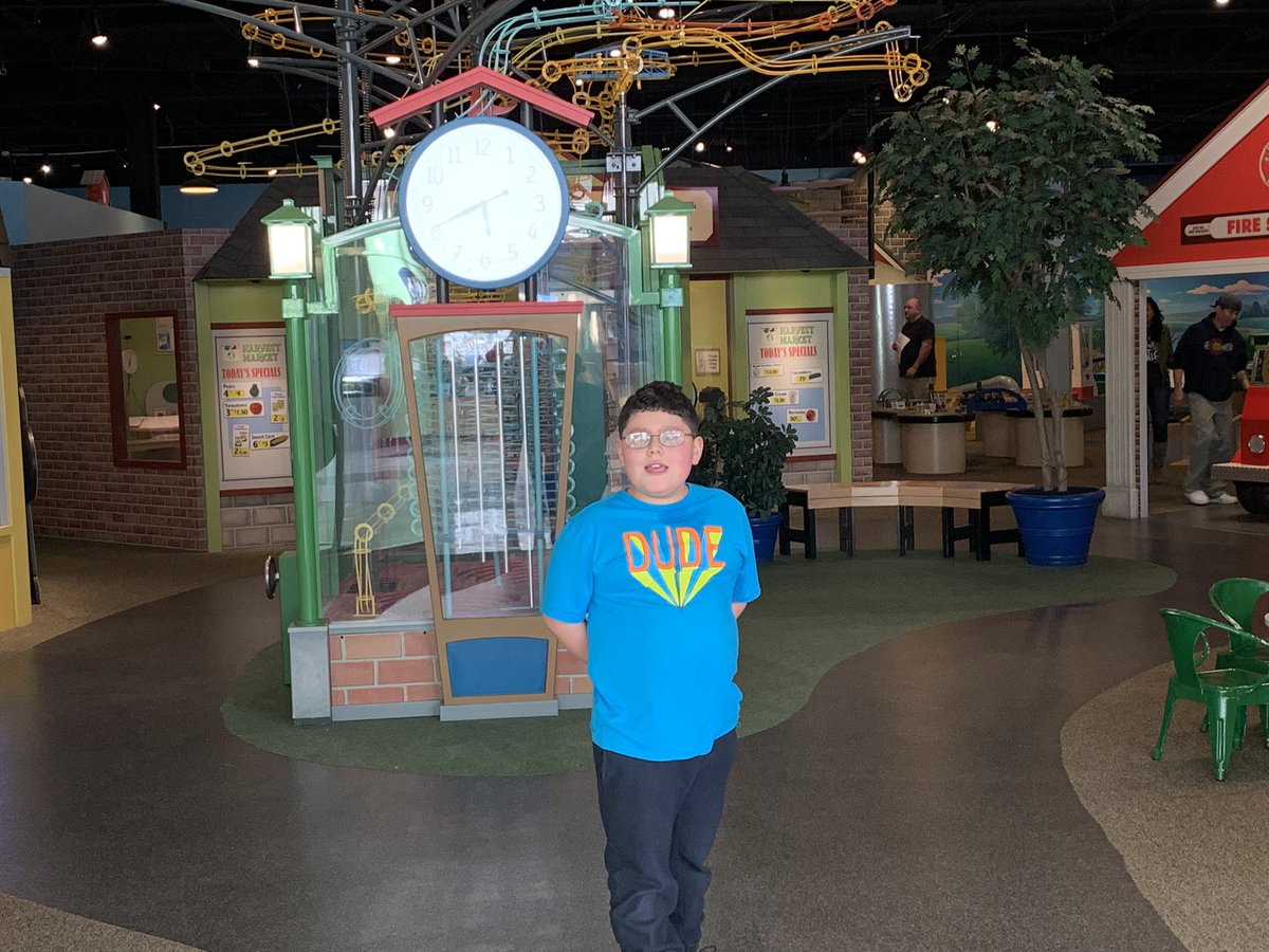 AmyInTheQC's tweet photo. #quadcities inclusion! Special Needs night at the @FamilyMuseum . Thank you!  #AutismAwareness https://t.co/F6n3cBq2Cw