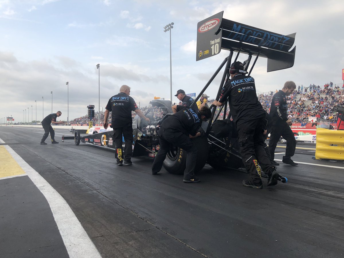 After Q1, <a href="/ScottPalmerTF/">Scott Palmer</a> is sitting 7th with a 3.771, 321.81. #NHRA #SpringNats