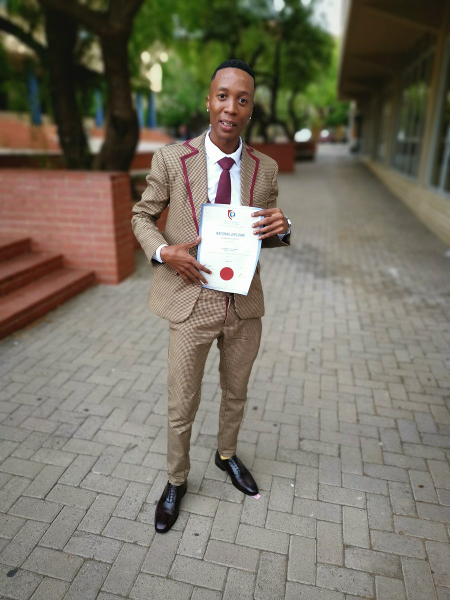 Papas_Dithebe's tweet photo. God's timing is always on point

#IzinjaZeNorth 
#Graduation2019 https://t.co/VP8NGrwlWy