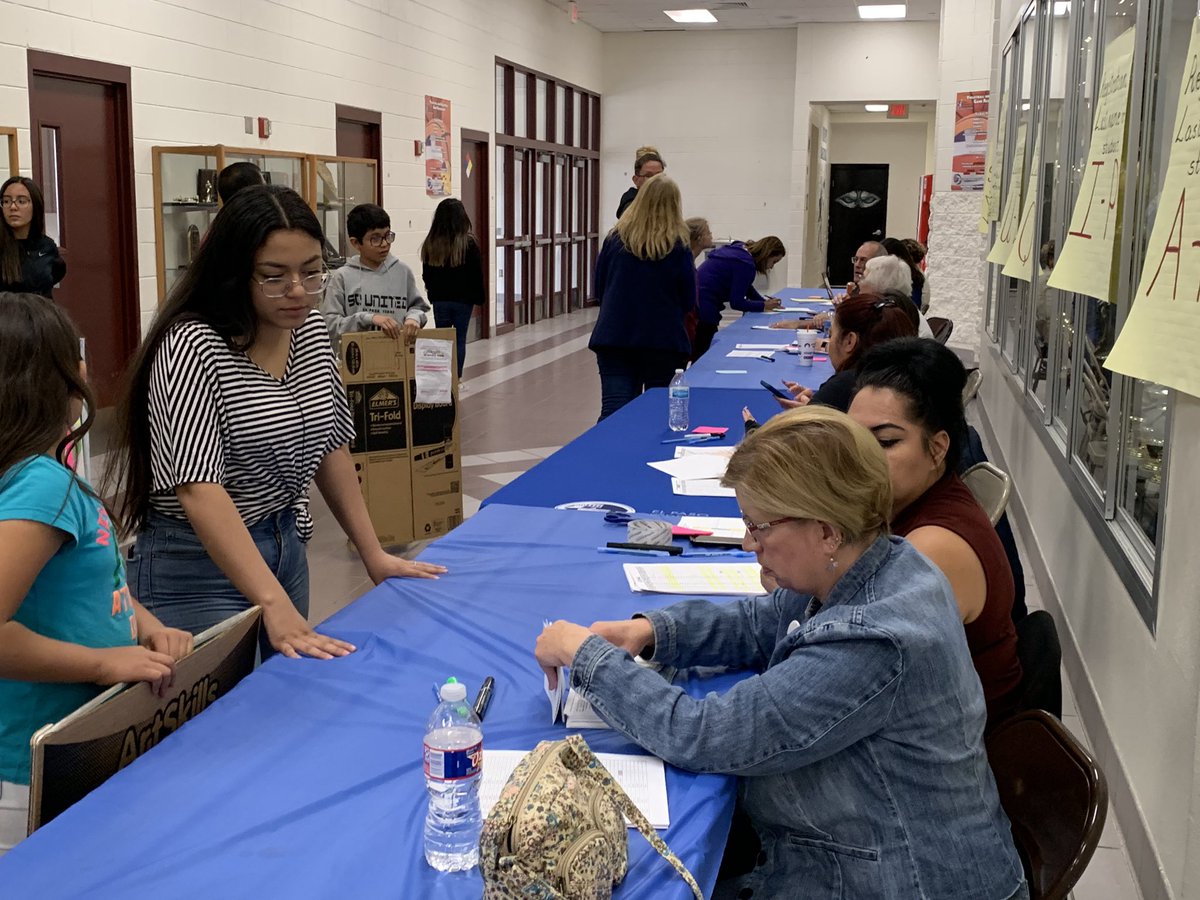 chapinpltw's tweet photo. It’s starting to come together! Welcome #ElementaryScienceFair at #ChapinHS. https://t.co/4WmdjsnX2n