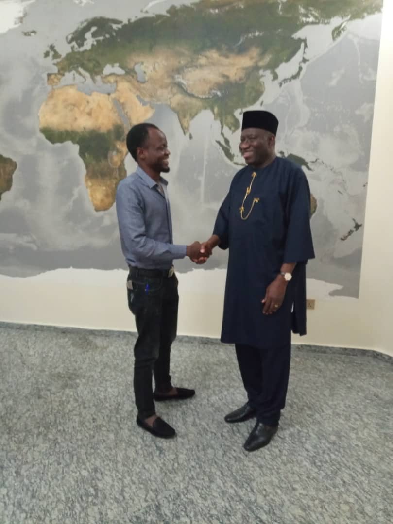 RealCharlesOgbu's tweet photo. My 90 minutes with Jonathan in his home state of Bayelsa yesterday. 

I'm doing a piece on him with the title: "THE PORTRAIT OF AN ENIGMA" to be out soon

The 90 minute interview was to cross all the "T"s and dot all the "I"s, seeing as you don't barb a man's hair in his absence. https://t.co/SYJLFx5bfs