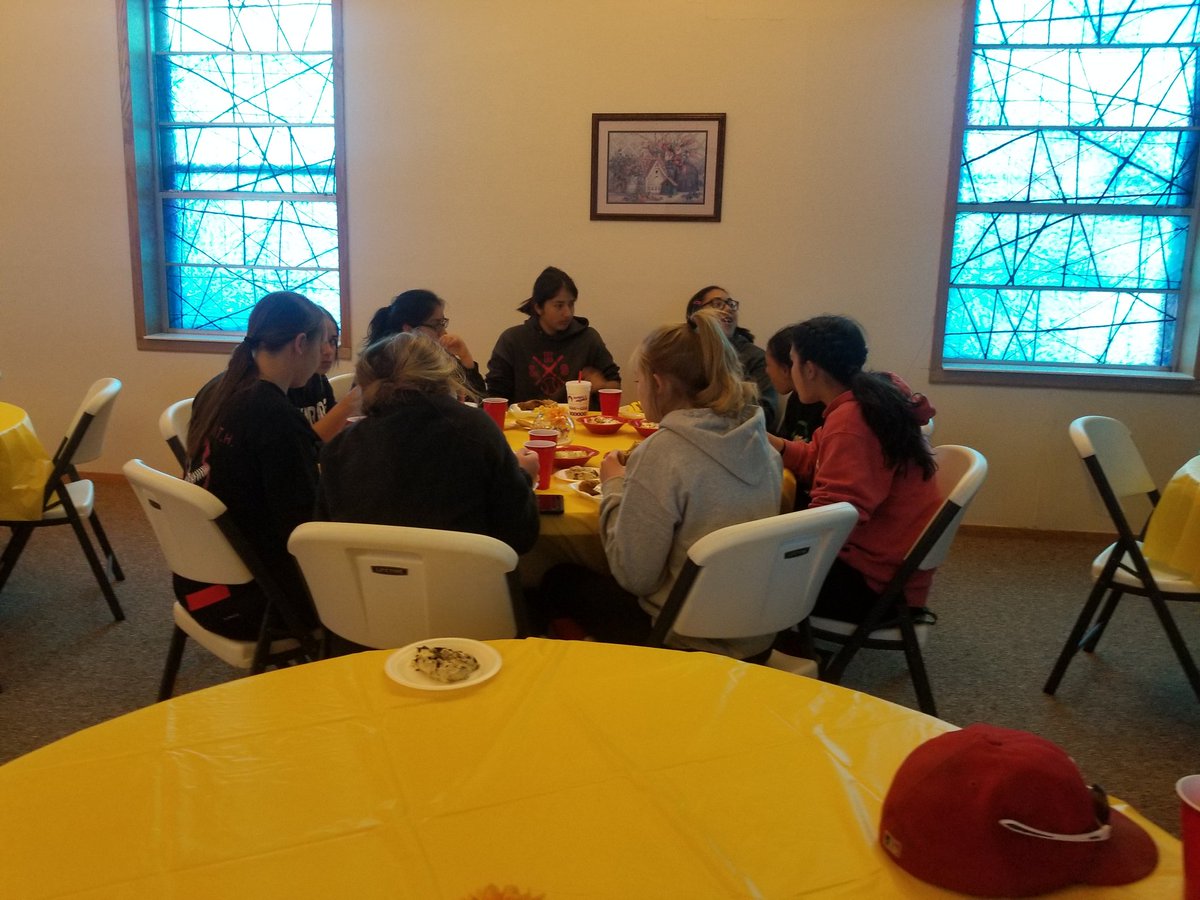 LadyRedskinsSo1's tweet photo. Team Dinner! #WARPTH https://t.co/LXvysxLejK