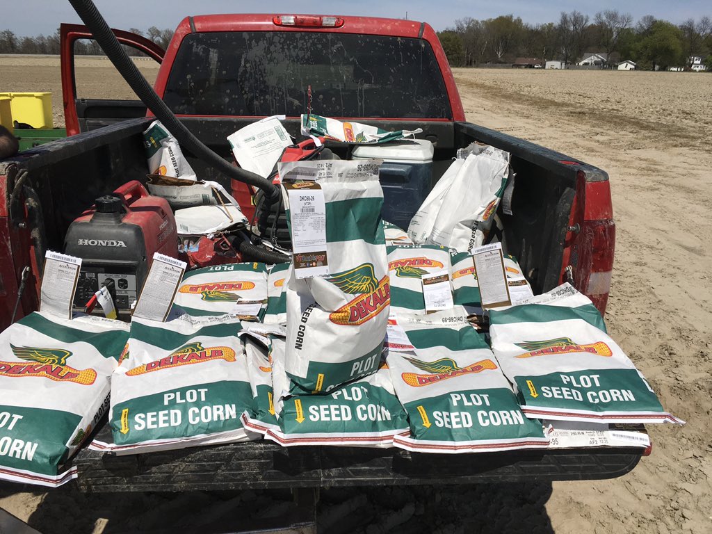 lobdellms's tweet image. Hey @FieldView life is now easy planting plots at @ideasgotogrow with scan the bag tool in FieldView ! @FieldViewFran @Scott_Ag1 @Bugman70